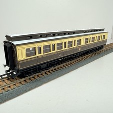 OO Scale Hornby R4119D GWR  Clerestory 3rd Class Coach #954
