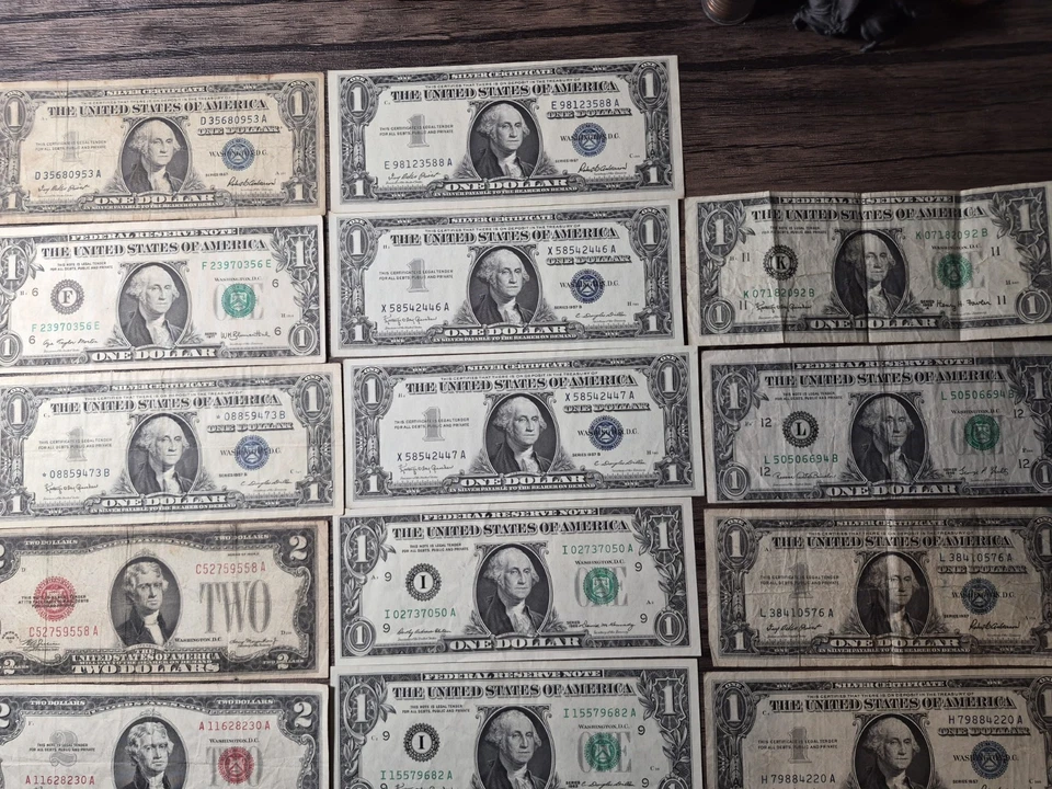 27 Vintage US Banknotes Lot 10 Dollar Bills 5 Dollar Bills 2 Dollar 1 Dollar - Image 3 of 4