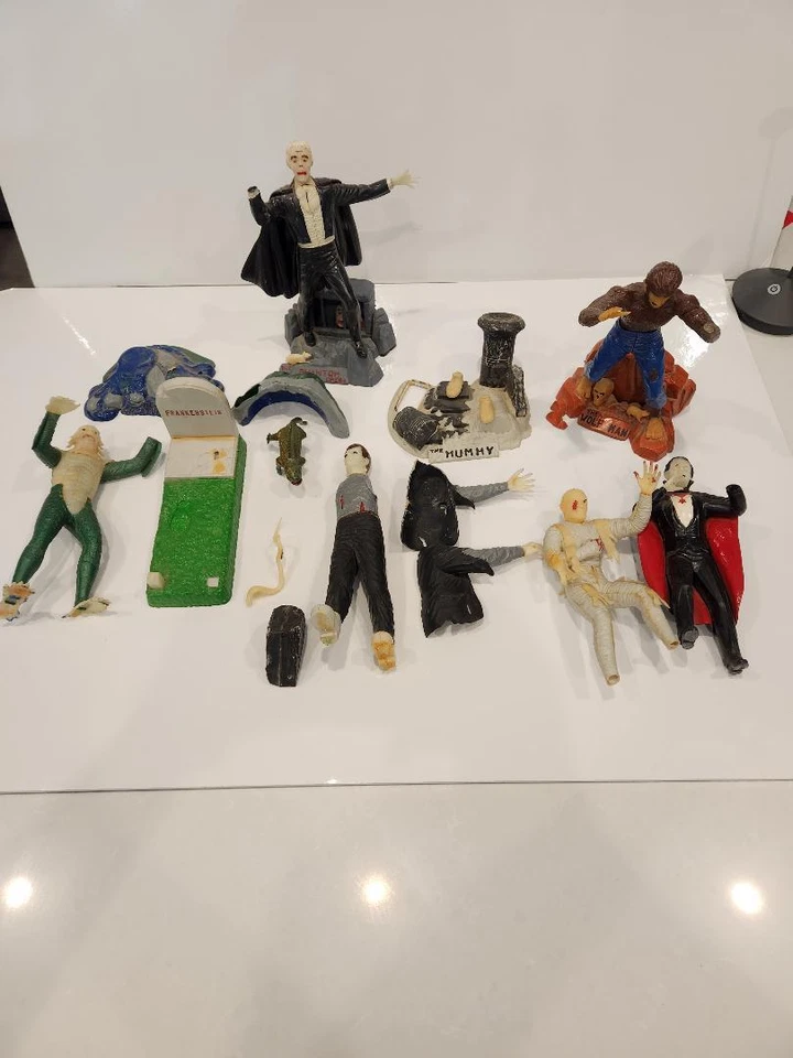 Original 1969 AURORA "Glow In The Dark head and hands" Universal Monsters Models - Image 2 of 4