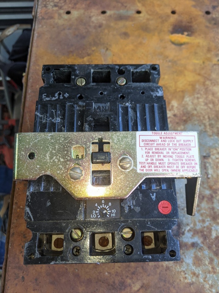 Eaton R5A3030U Non-Fusible Rotary Disconnect 30A 3 Pole 600VAC A Frame Eaton R5A3030U Non-Fusible Rotary Disconnect 30A 3 Pole 600VAC A Frame