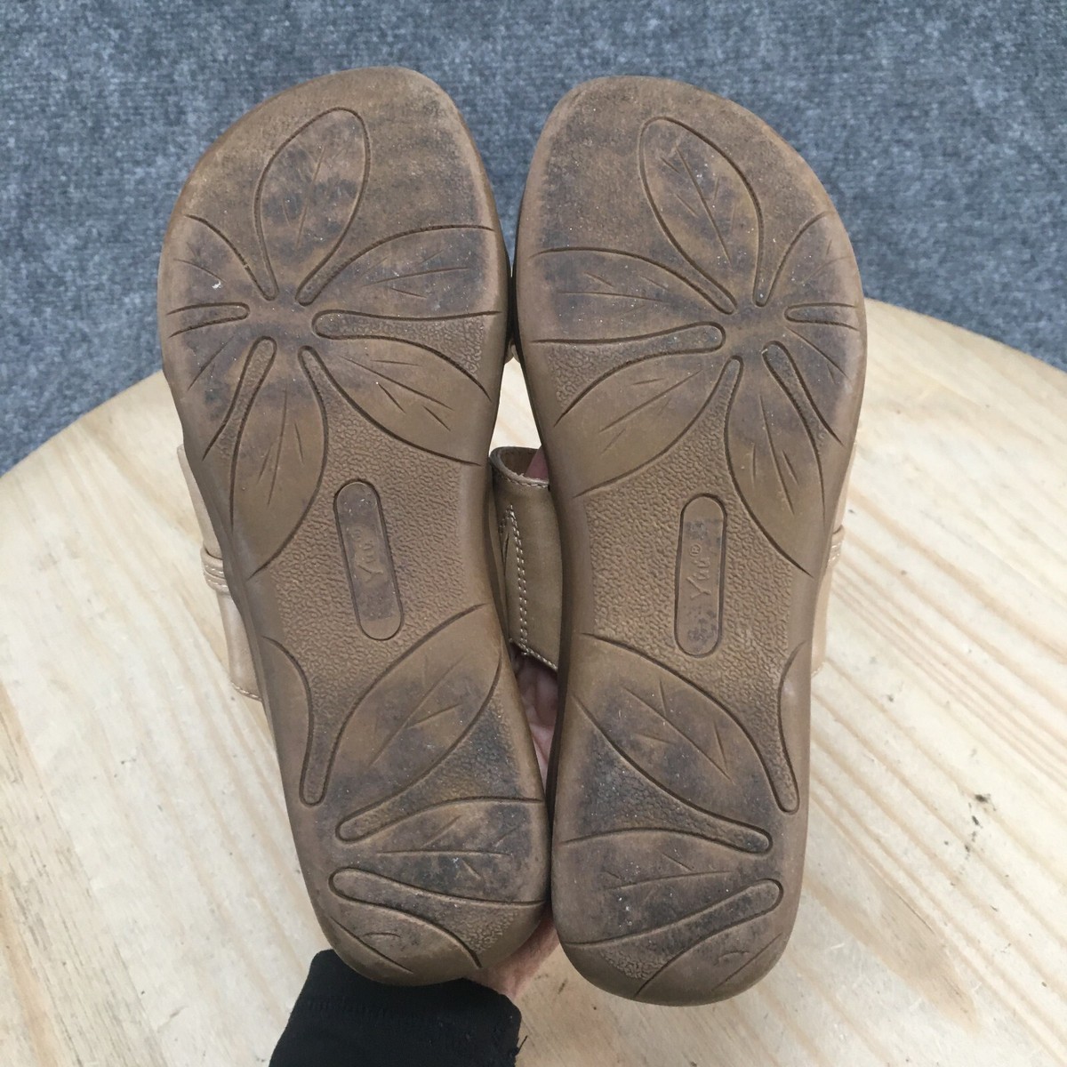 Yuu Sandals Womens 6.5M Julietta Slip On Toe Loop Wedge Slide