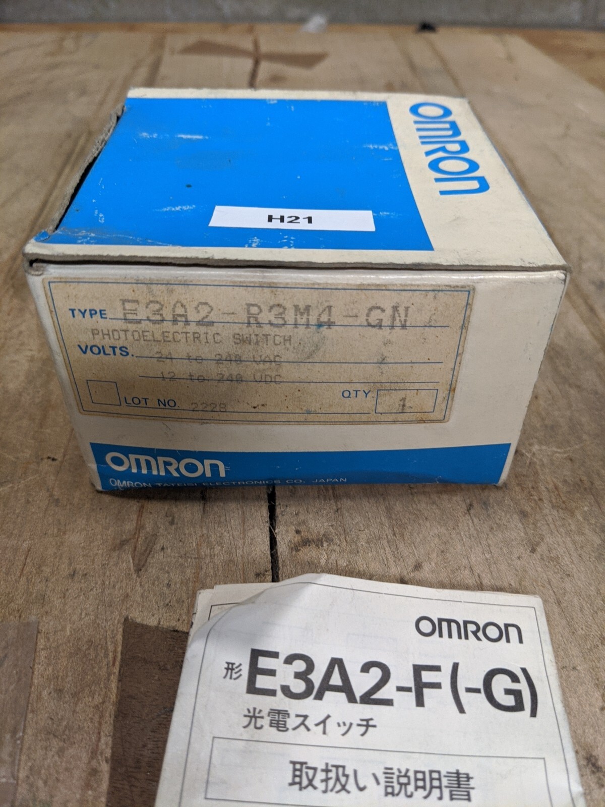 Omron E3A2-R3M4-GN Switch Sensor OVP for sale online | eBay
