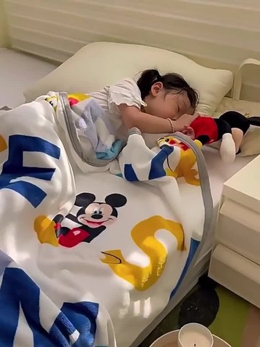 Disney Throw Blanket Stitch Kid Thickened Milk Velvet Blanket Pooh Lunch Blanket - Video 1 of 1