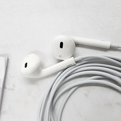Apple - EarPods (USB-C) - White - Photo 7 sur 12