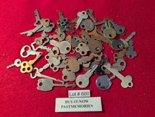 50 VINTAGE MISC. FLAT STEEL LEVER KEYS, ANTIQUE LOCKS  KEY LOT 600