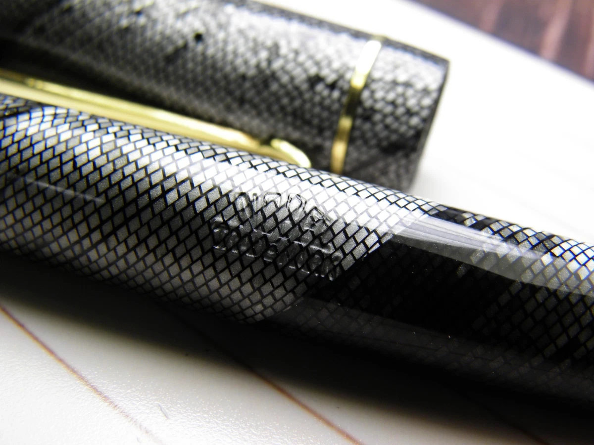 Vintage "Nobel" Fountain Pen-Lizardskin Pattern-14K Gold Flex Nib-Holland 1940s