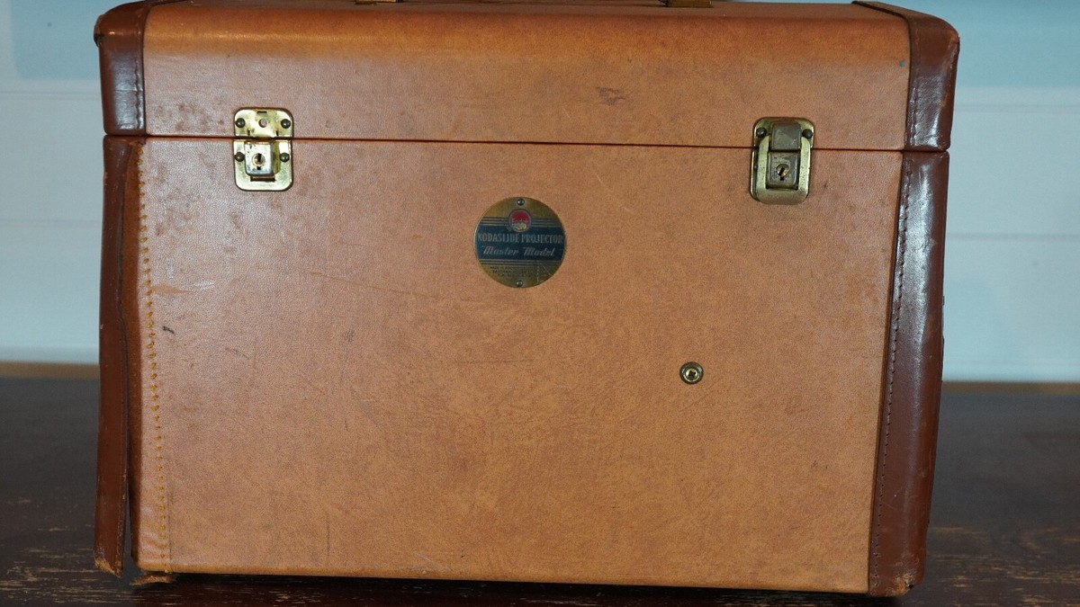 Vintage Kodak Kodaslide Projector Master Model avec étui