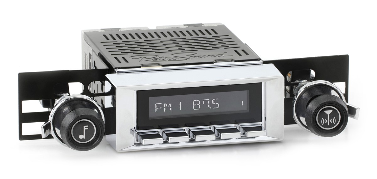 RetroRadio for 1971-72 Chevrolet El Camino BT, AUX, AM/FM LAC-M1