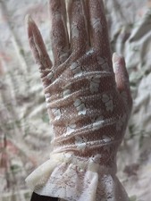 Fantazyjne koronkowe rękawiczki