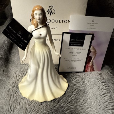 ROYAL DOULTON CHINA LADY PUPPE PEARL JUNE MODEL No HN 4975 EDELSTEINE BOXED