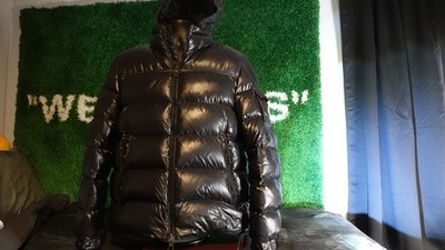 Moncler Marque Giubbotto Size 3