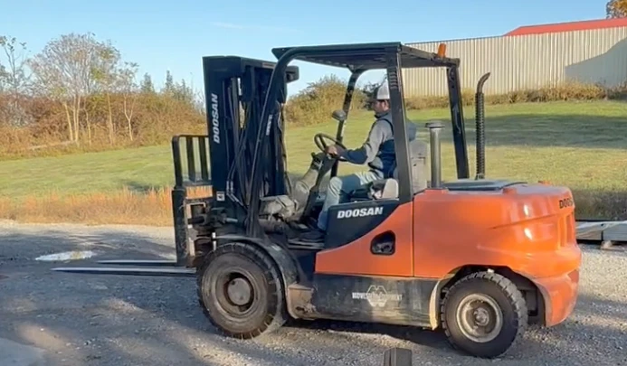 2011 Doosan D45S-5 10,000 lb Diesel Forklift - Image 4 of 4