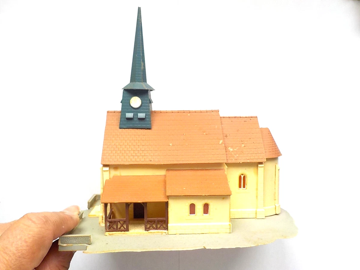 Modélisme - FALLER - Eglise de village - Blanc - HO - Jeux