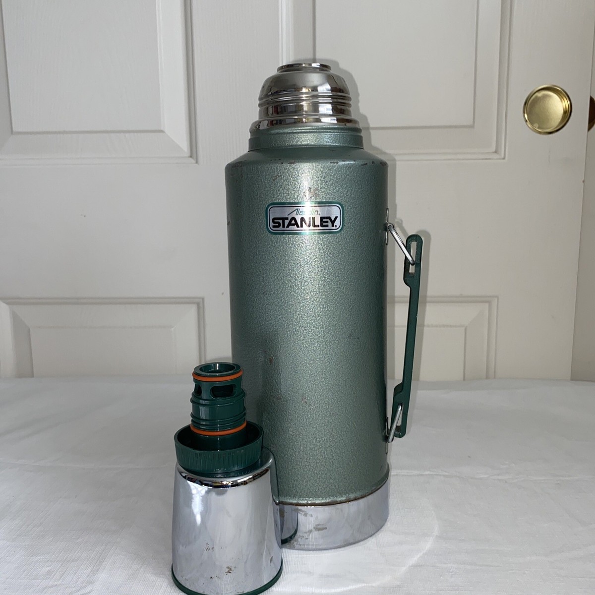 Aladdin Stanley Half Gallon Thermos A-945DH Unused RH94 Handle 13B