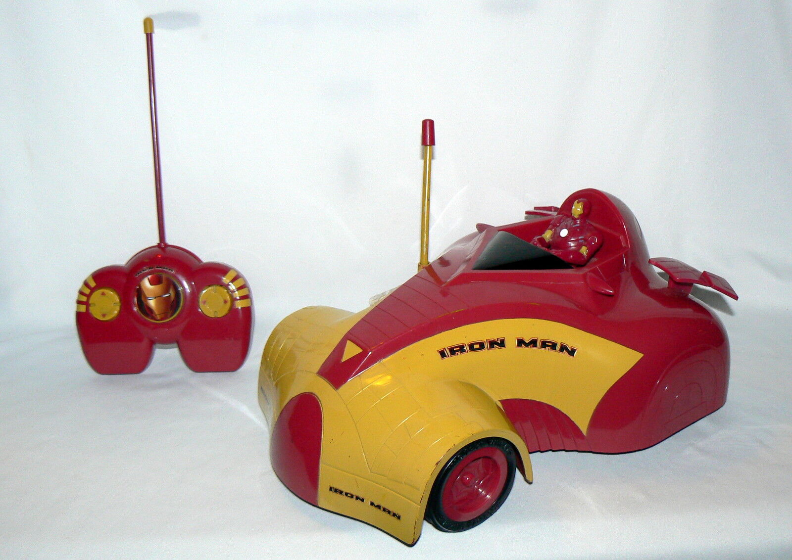IMC TOYS IRON MAN RC CAR 40 MHZ VEHICLE WITH REMOTE CONTROL 12 1/2" 