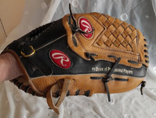 Rawlings Fastback Model RBG4 13 Inch RHT Glove