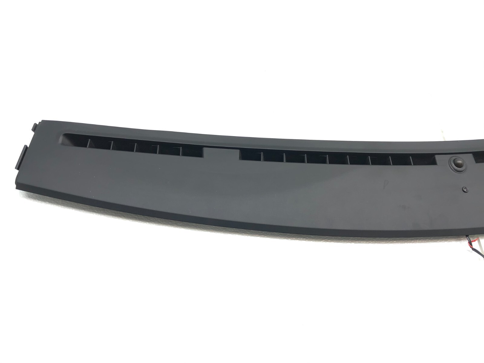 2014-2020 MASERATI GHIBLI FRONT DASH DEFROST GRILLE COVER OEM.