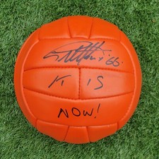 SIR GEOFF HURST SIGNED World Cup final BALL FOOTBALL - Photo Proof
