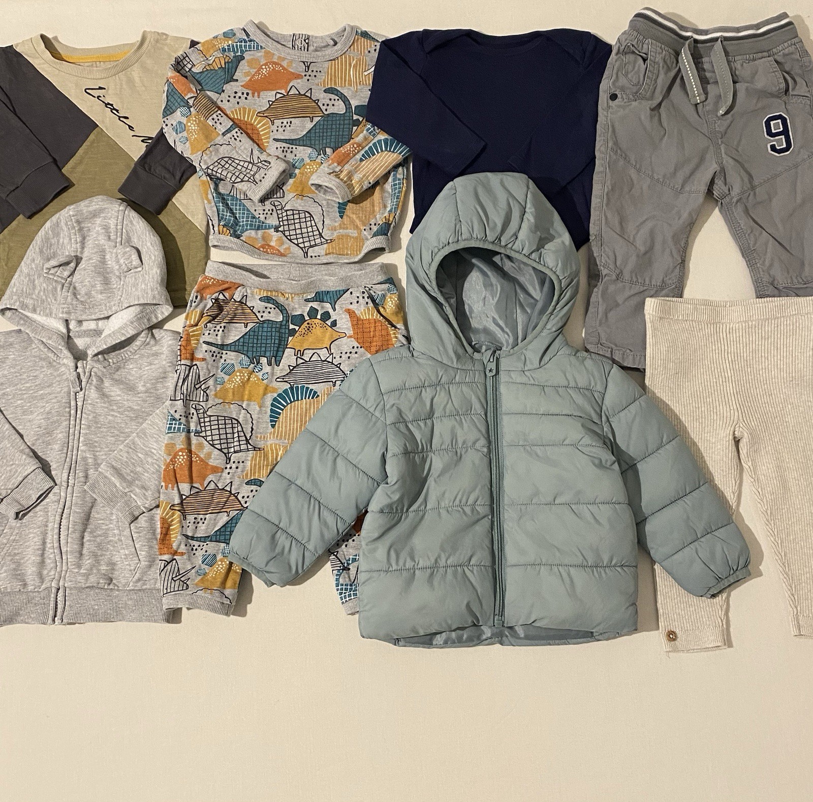 Bekleidungspaket Jungen 9-12 Monate Bekleidungspaket Jungen 9-12 Monate