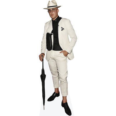 Jake Paul (weißer Anzug) lebensgroßer Ausschnitt
