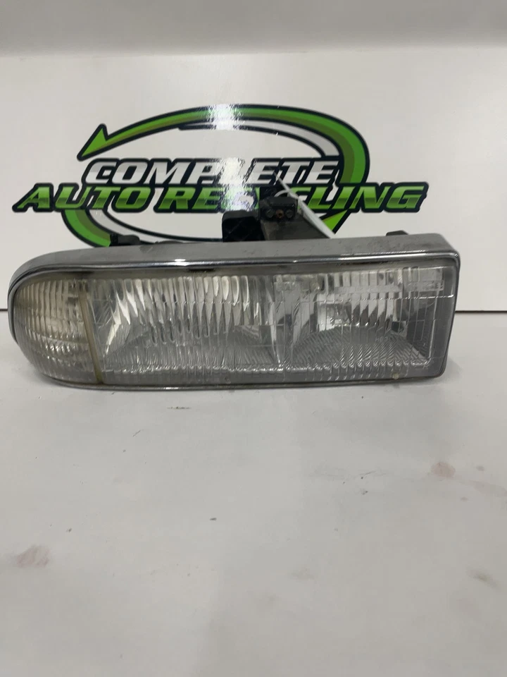 1998-05 Chevrolet Blazer Jimmy S10 S15 Headlamp Assembly Right RH Headlight - Image 3 of 4