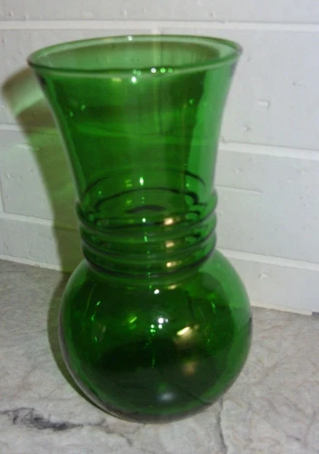 Anchor Hocking Forest Green Vintage Glass 6" Flared with 3 Rings E3345 - - VGC