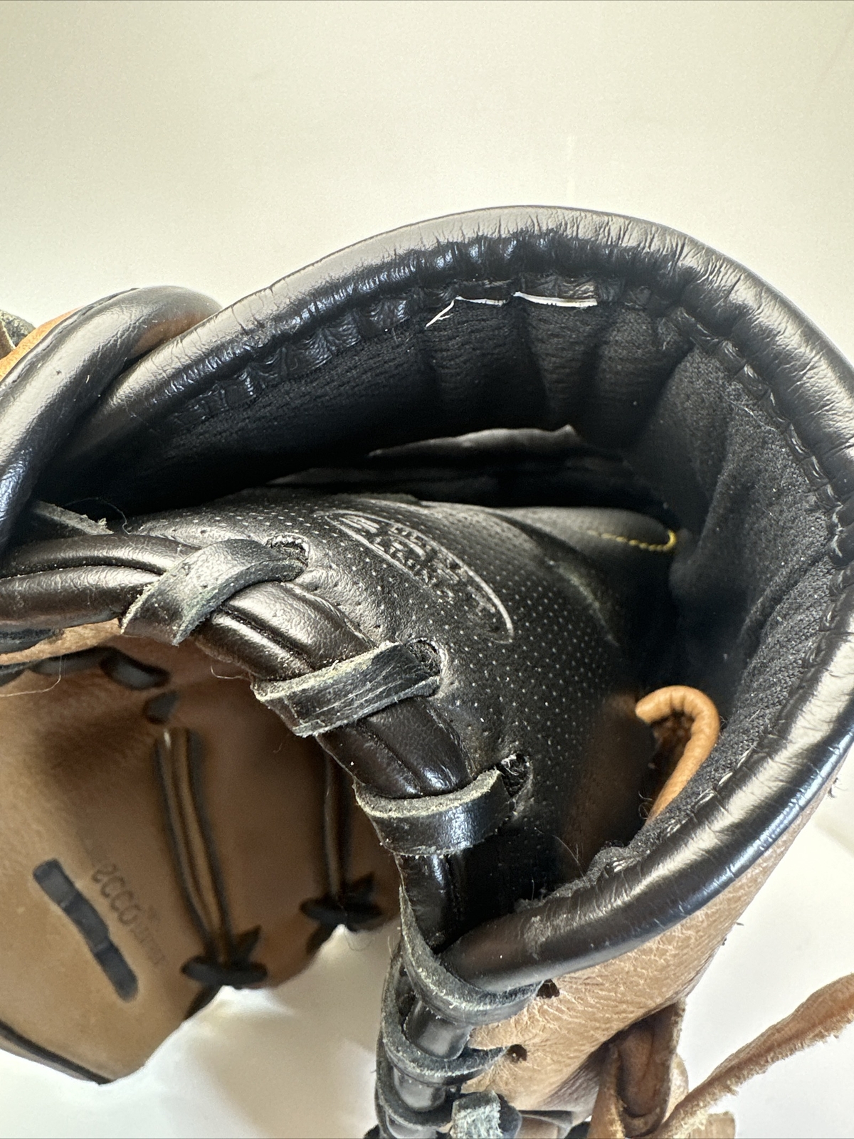 Wilson A700 Ecco Leather 11.5"  11 1/2 A0700 RHT Baseball Glove