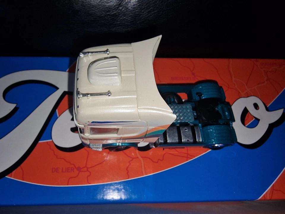 Tekno Scania R 2-axle Tractor & 3-Axle Fridge Trailer 1/50 Scale Die-Cast - Image 4 of 4