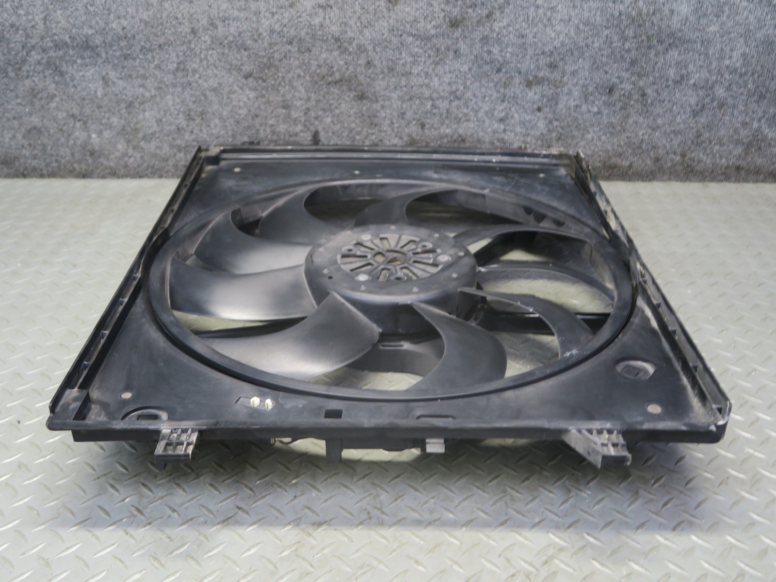 Maserati Ghibli 2014-2020 Radiator fan
