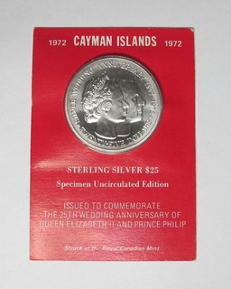 Islas Caimán 1972 $25 25 aniversario Reina Isabel / Príncipe Felipe Esterlina