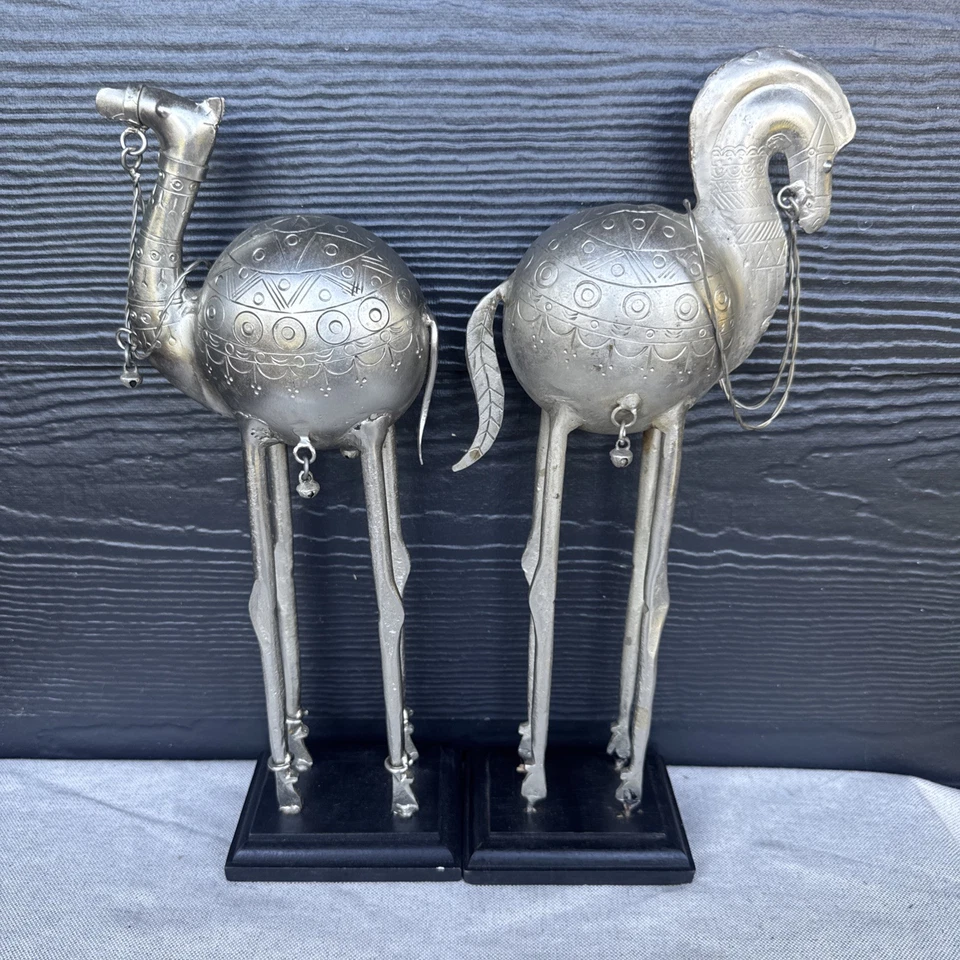 Figura de metal vintage de caballo grueso y camello, arte animal alto Foto 3 de 4