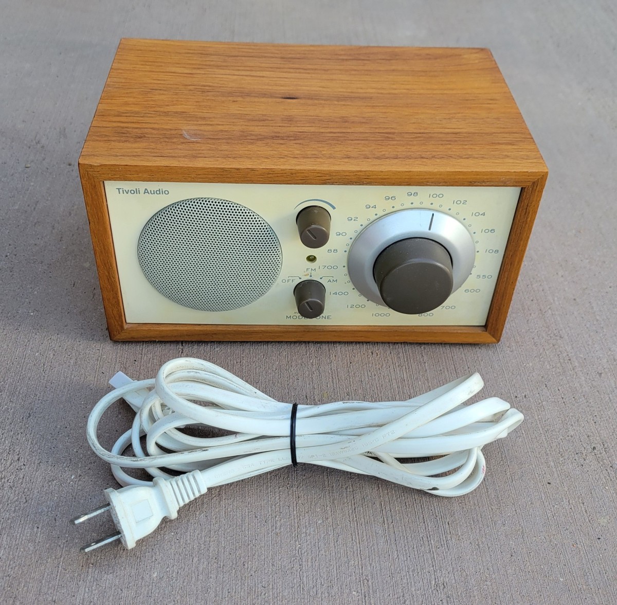 Tivoli Audio Henry Kloss Model One AM/FM Aux In Radio - Walnut