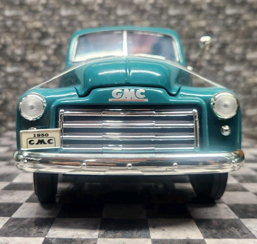 Yat Ming 1:18 Scale Road Signature • 1950 GMC Pick Up [Loose]