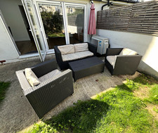 4-Piece Black Rattan/Wicker Sofa Set Table & 2 Armchairs Beige Cushions Up to 4