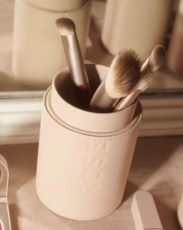 Conjunto de presente pincel de pele Rose Inc com estojo - Imagem 3 de 4