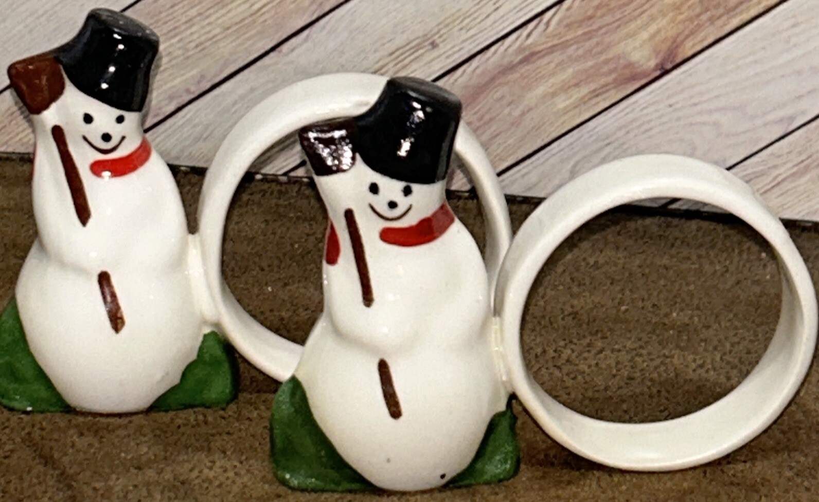 Vintage Pair Of Christmas Snowmen Ceramic Napkin Rings Set Holiday Winter 1960’s
