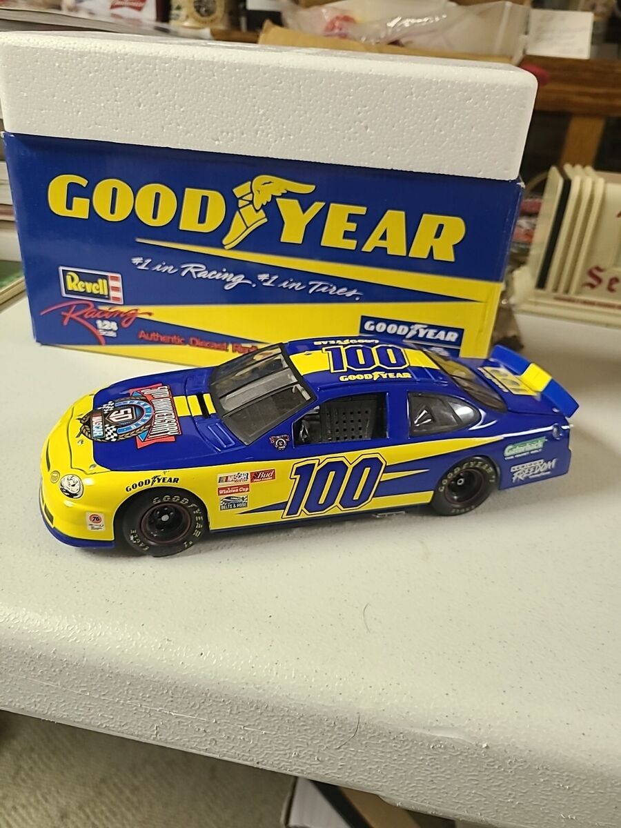 Revell Racing Goodyear NASCAR Anniversary Winston Cup 1:24 Revell Racing Goodyear NASCAR Anniversary Winston Cup 1:24