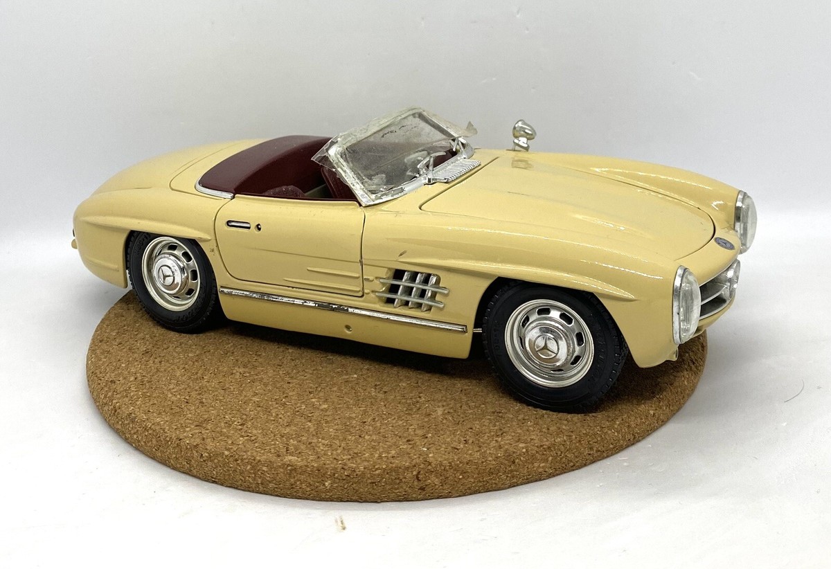 Vintage 1954 Burago Mercedes-Benz Italy 300 SL 1/18 Convertible