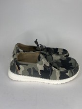 hey dude wendy Camo shoes womens Size 5 Comfort Sneakers Lightweight