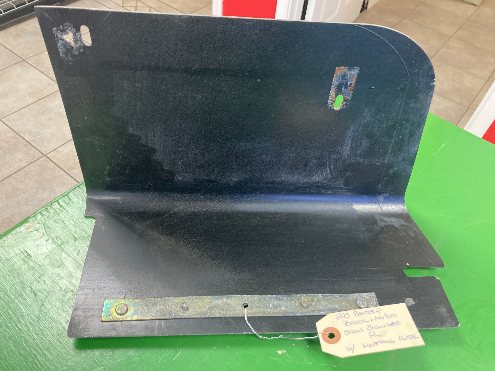 93 Bentley Brooklands/RR Snow Excluder Right Hand UB85284