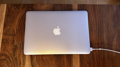 Apple MacBook Pro 13.3'' Retina, Core I7, 16GB RAM, 512GB SSD, Silber