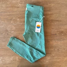 VUORI Stride Legging BASIL Green Size Small NWT Women's Performance Legging