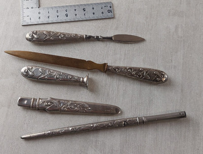 Konvolut Büro-/Schreibbedarf, Papierschneider, Siegel, silber