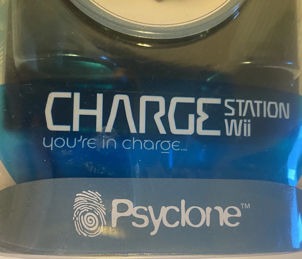NEW Psyclone Essentials Nintendo Wii Charge Station Model PX6502B 2 batteries - Image 3 of 4