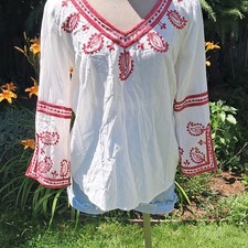 Lucky Brand White/Red Cotton Embroidered Peasant boho Blouse V-Neck 3/4 Sleeve M