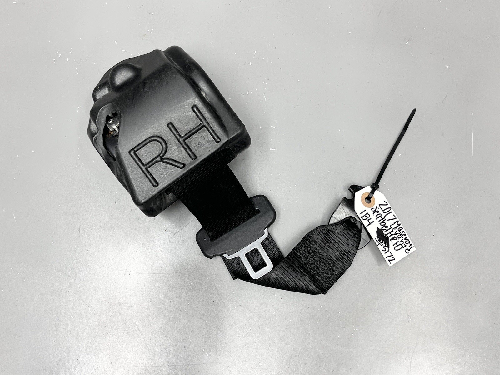 ⭐️2017-2022 MASERATI LEVANTE REAR RIGHT SEAT BELT RETRACTOR BLACK OEM