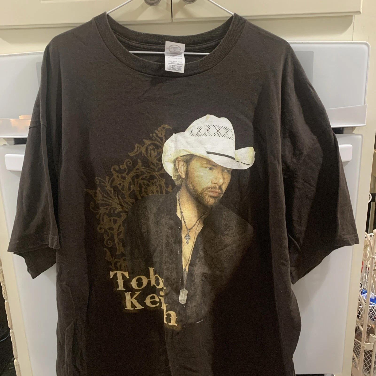 Men’s 2XL brown Short Sleeve Toby Keith Biggest And Baddest Tour T Shirt