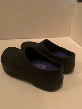 Unisex Work Shoe For Crews Black Clogs Nonslip Tread Safe M3 W5