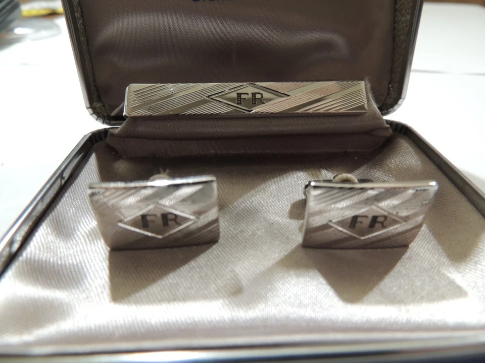 ANSON STERLING SILVER TIECLIP & CUFF LINKS W BOX 24.1 GRAMS "FR" initials - Image 2 of 4