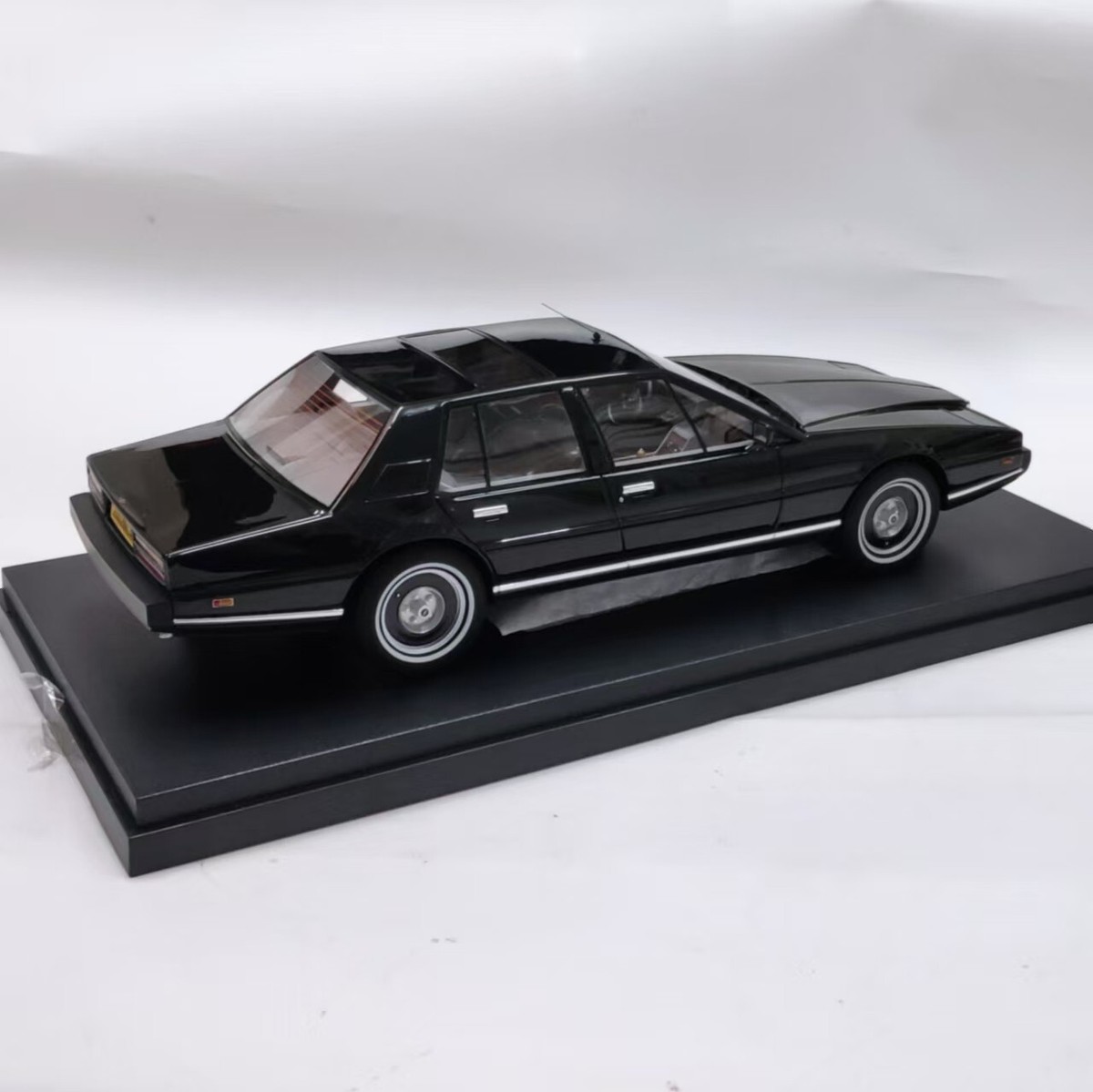 PMC Resin Model Car 1/18 Aston Martin Lagonda 1986 Black limited